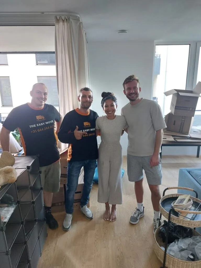 Family and movers after a move in Namur
